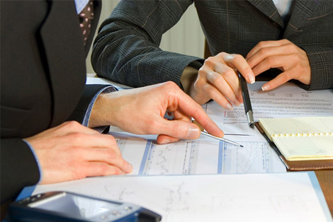 В каких случаях назначаются и как проводятся внеплановые проверки?